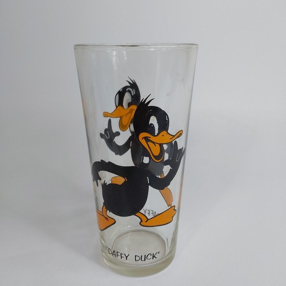 "Daffy Duck" Warner Brothers 5 inch 1973 Pepsi Collector Series Glass Cup